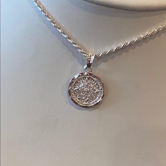 New Solid silver Aztec sun calendar Pendant - Picture 10 of 10